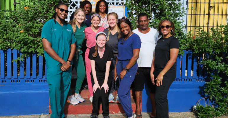 SVOSH_Group_photo_2-1